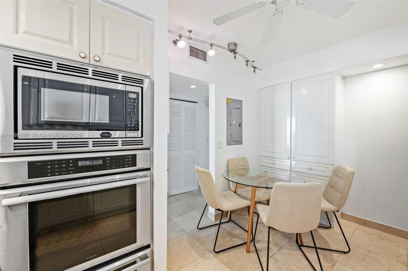 MIRAGE CONDO - Residential Lease