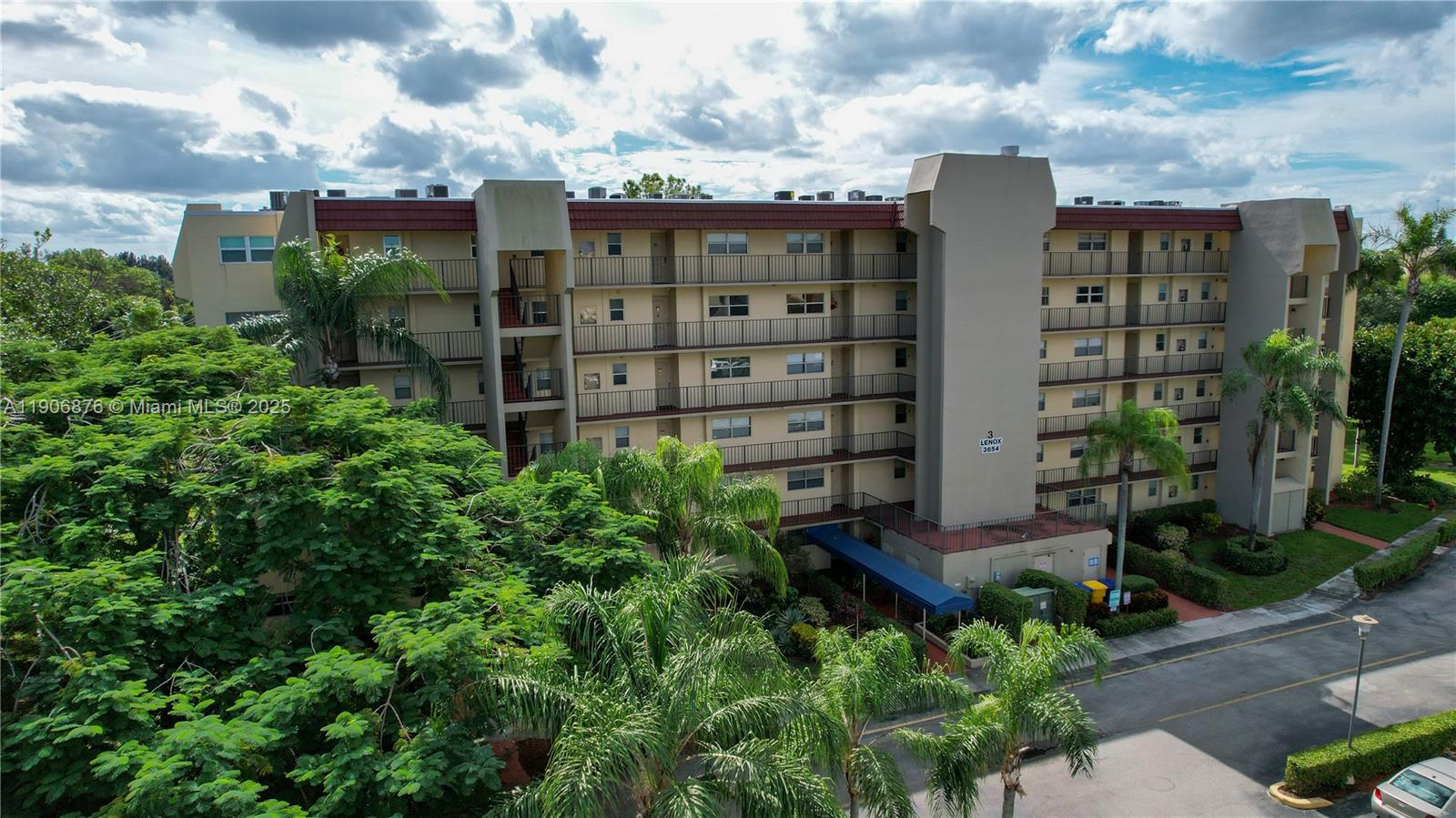 POINCIANA PLACE CONDO 1,2 - Residential