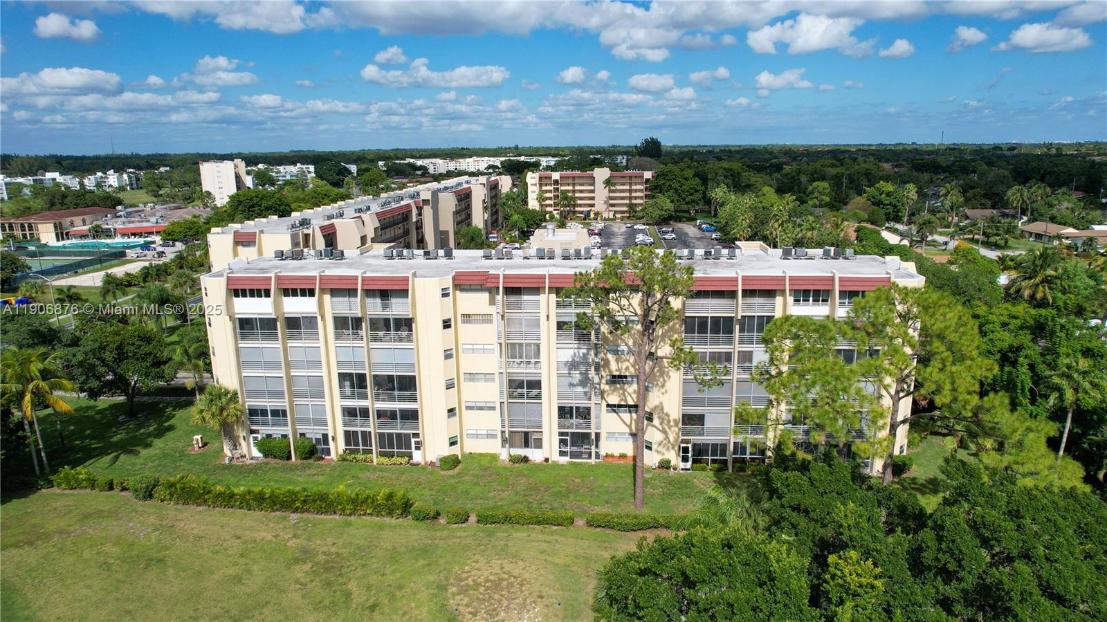 POINCIANA PLACE CONDO 1,2 - Residential