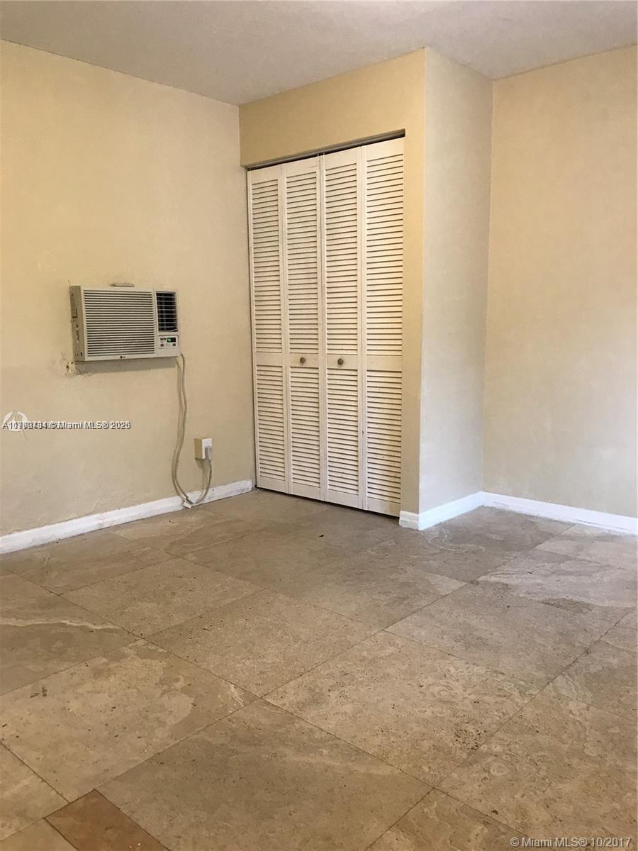 SHORES ESTATES - Residential