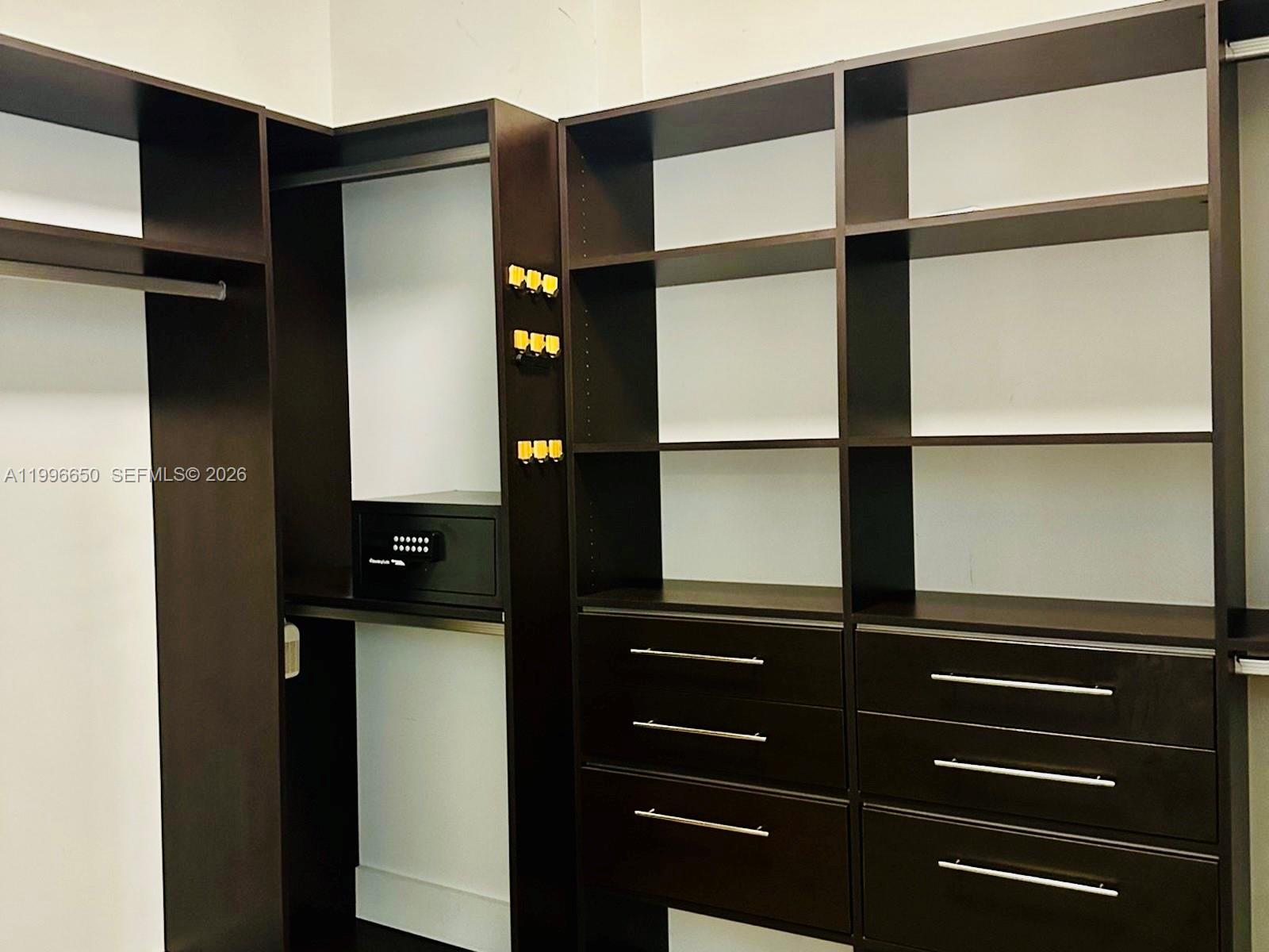 THE PENINSULA II CONDO - Residential Lease