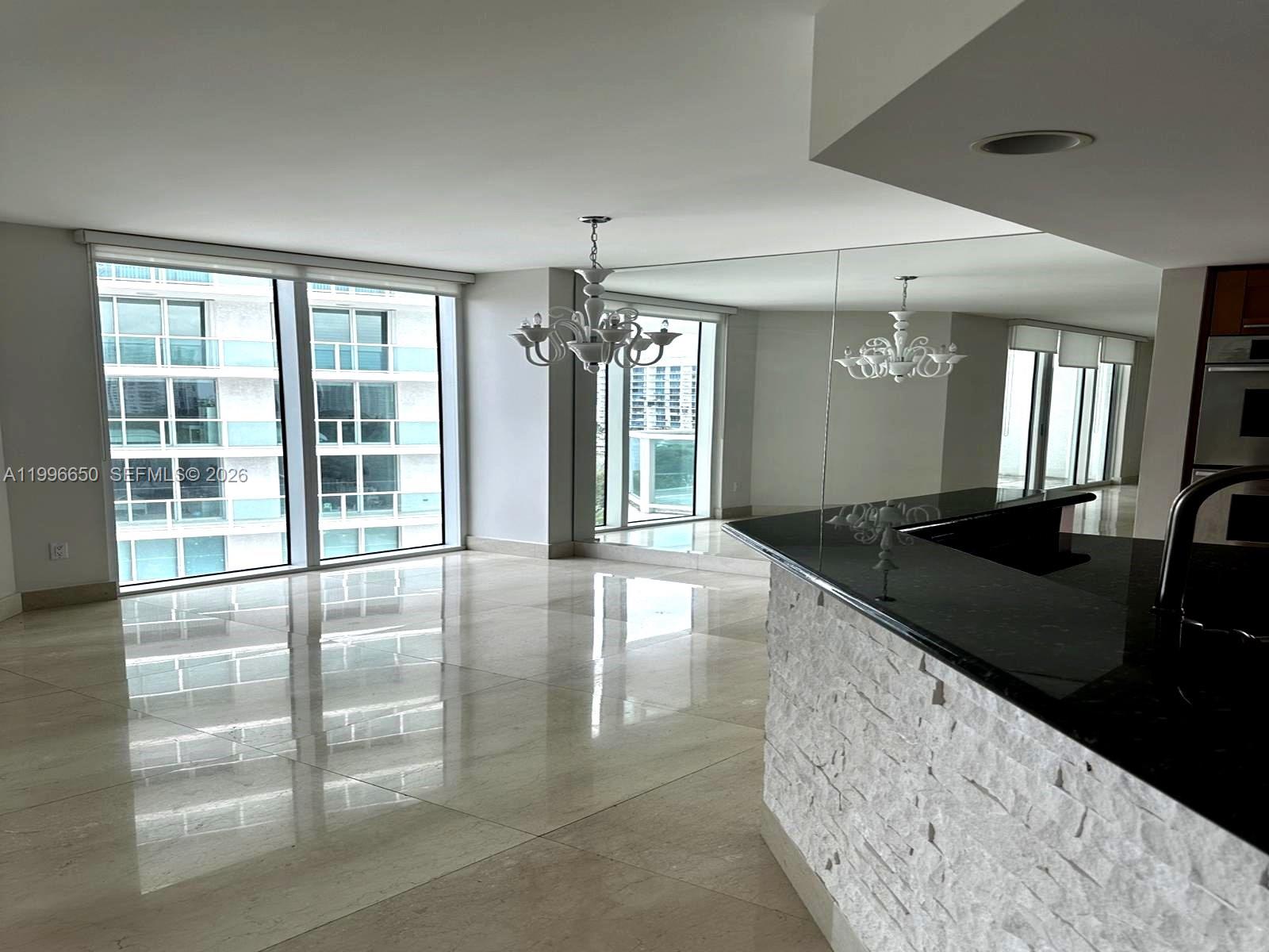 3301 NE 183rd St 809