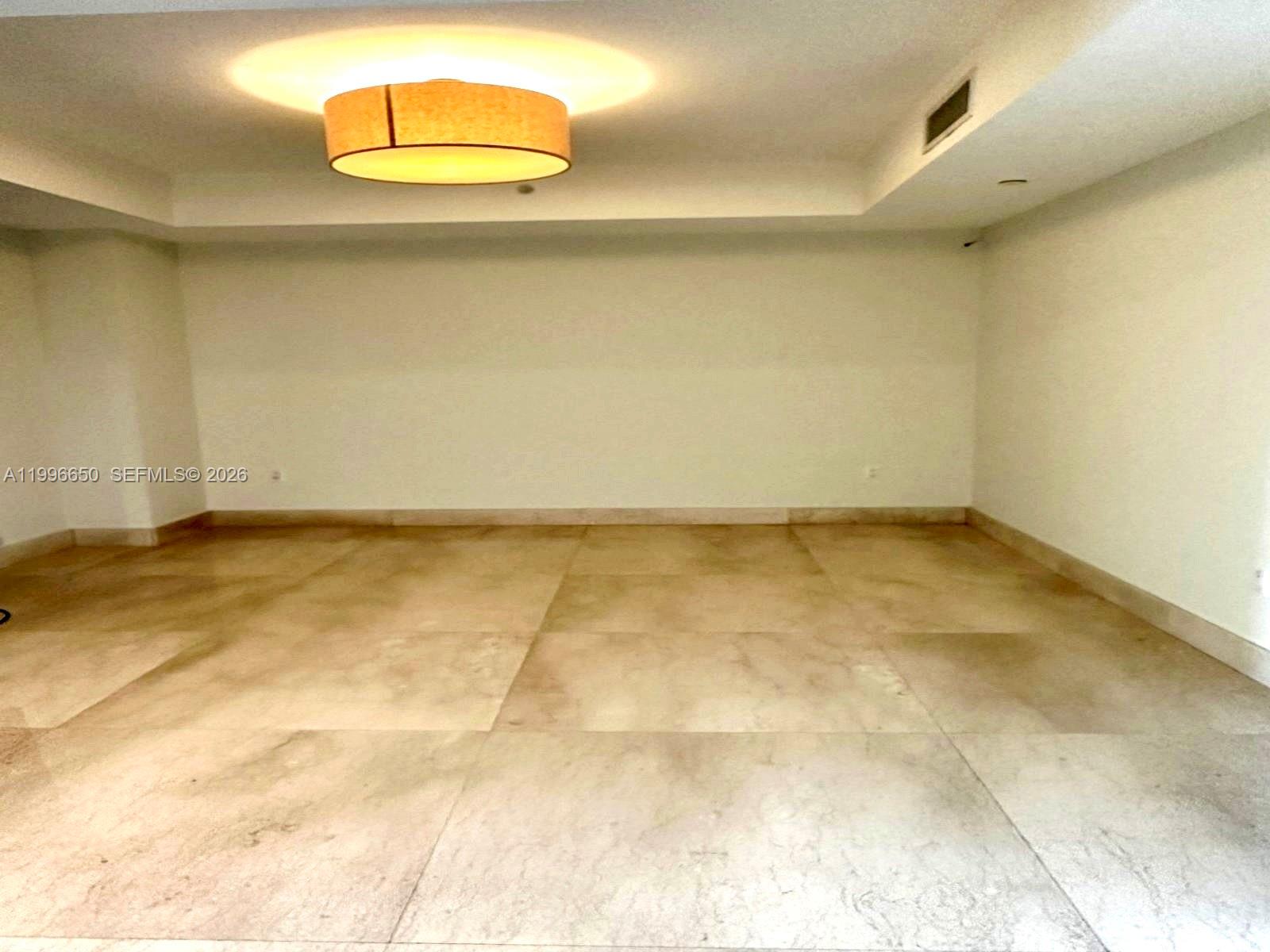THE PENINSULA II CONDO - Residential Lease