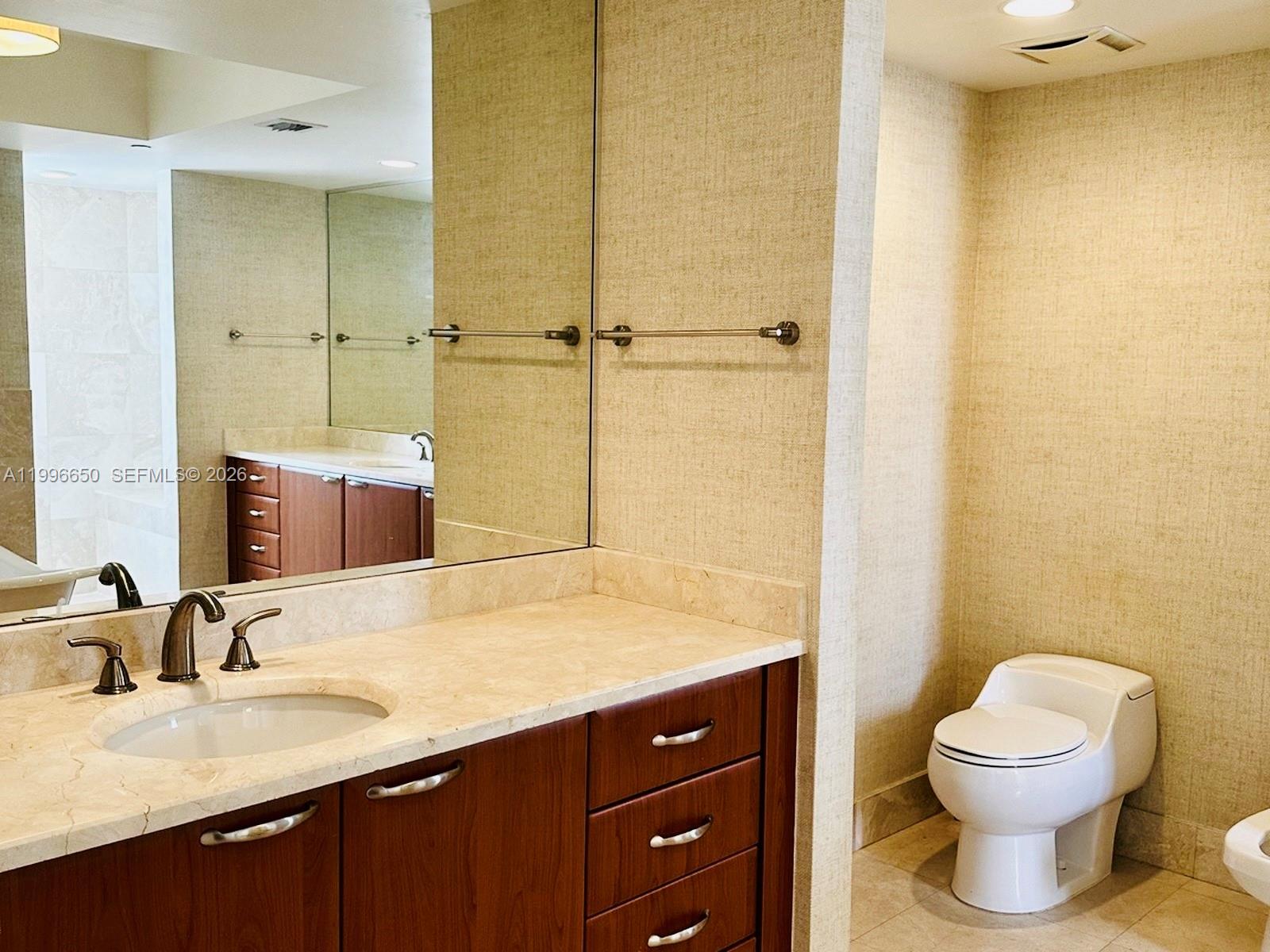 THE PENINSULA II CONDO - Residential Lease