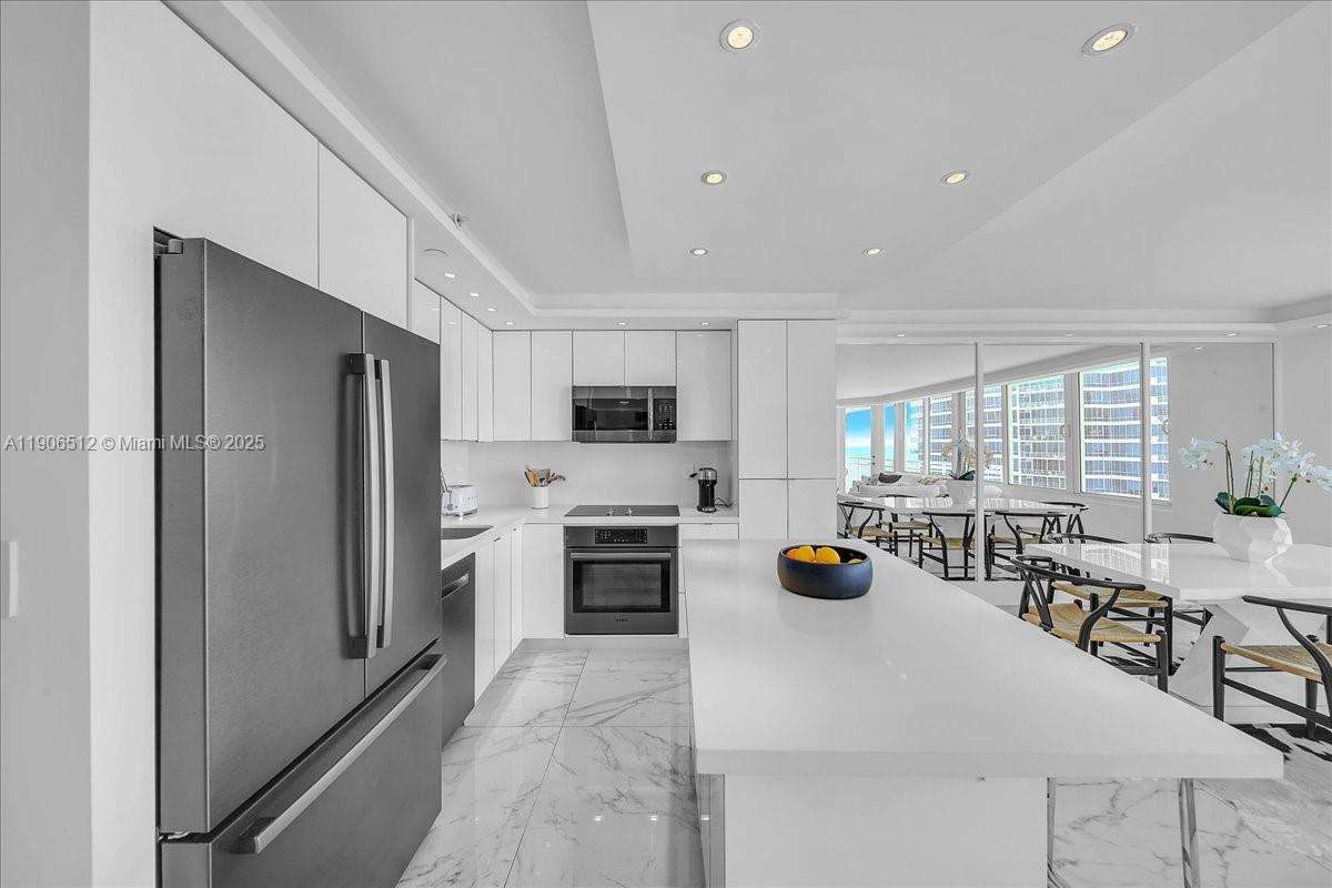 SOUTH POINTE TOWERS CONDO - Residential