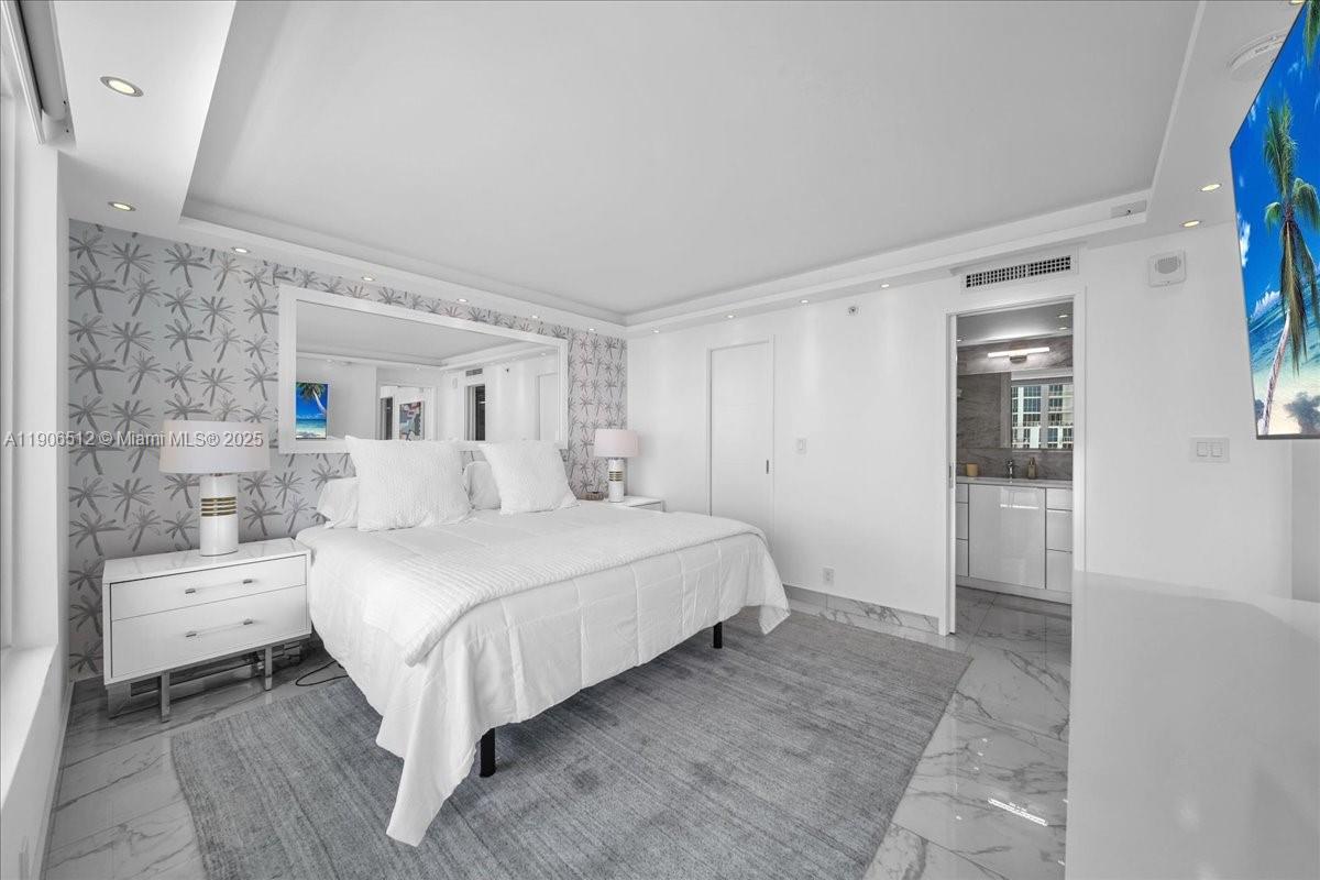 SOUTH POINTE TOWERS CONDO - Residential