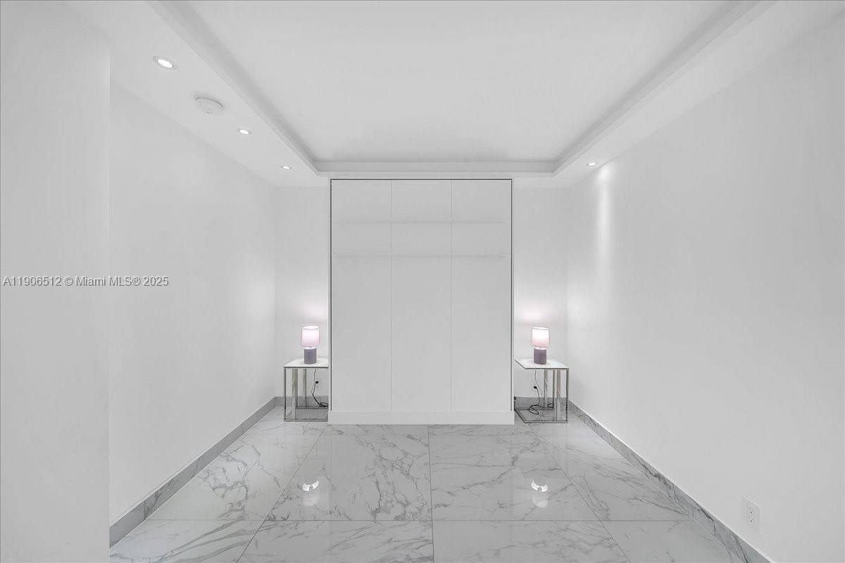 SOUTH POINTE TOWERS CONDO - Residential