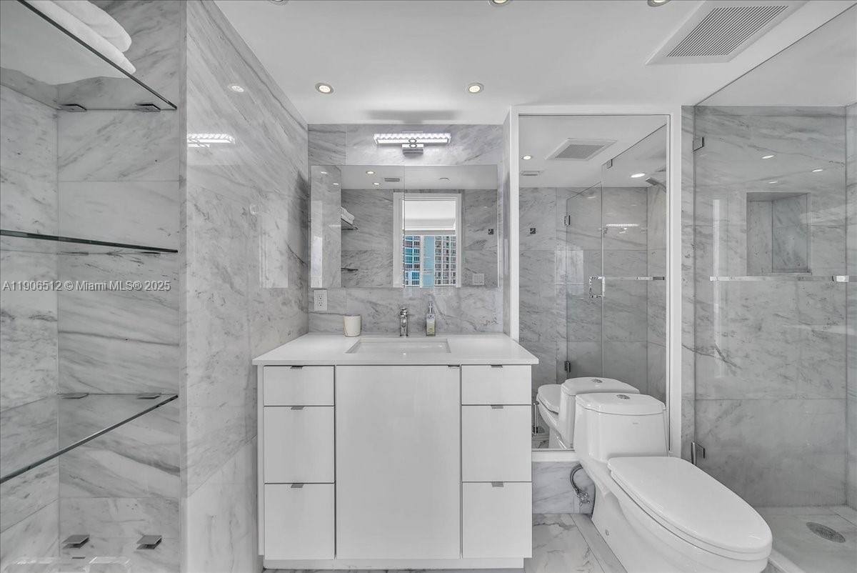 SOUTH POINTE TOWERS CONDO - Residential