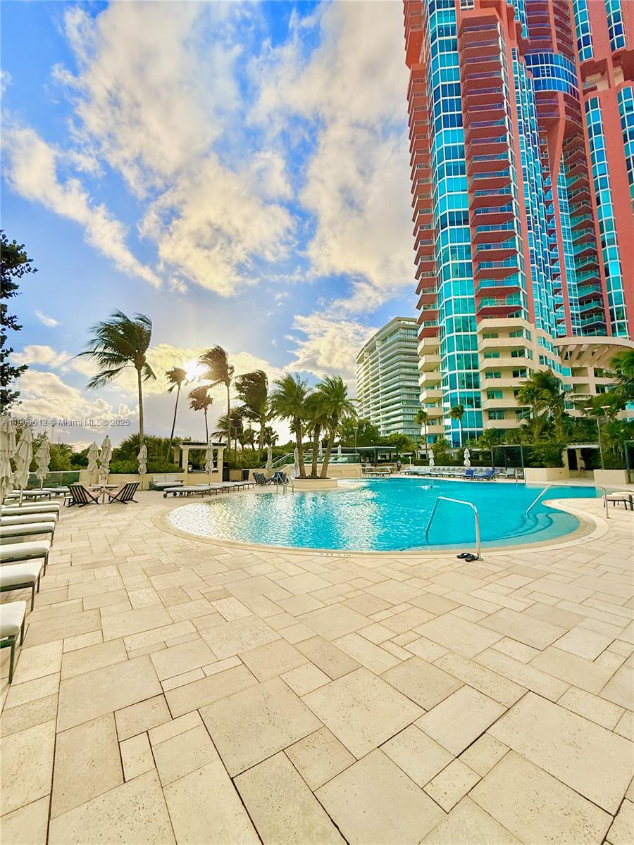 SOUTH POINTE TOWERS CONDO - Residential
