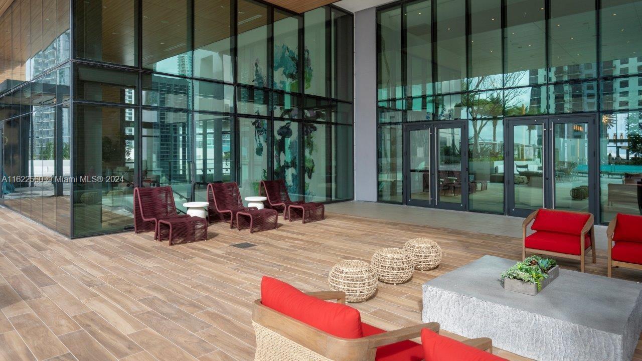 MIAMI WORLDCENTER - Residential Lease