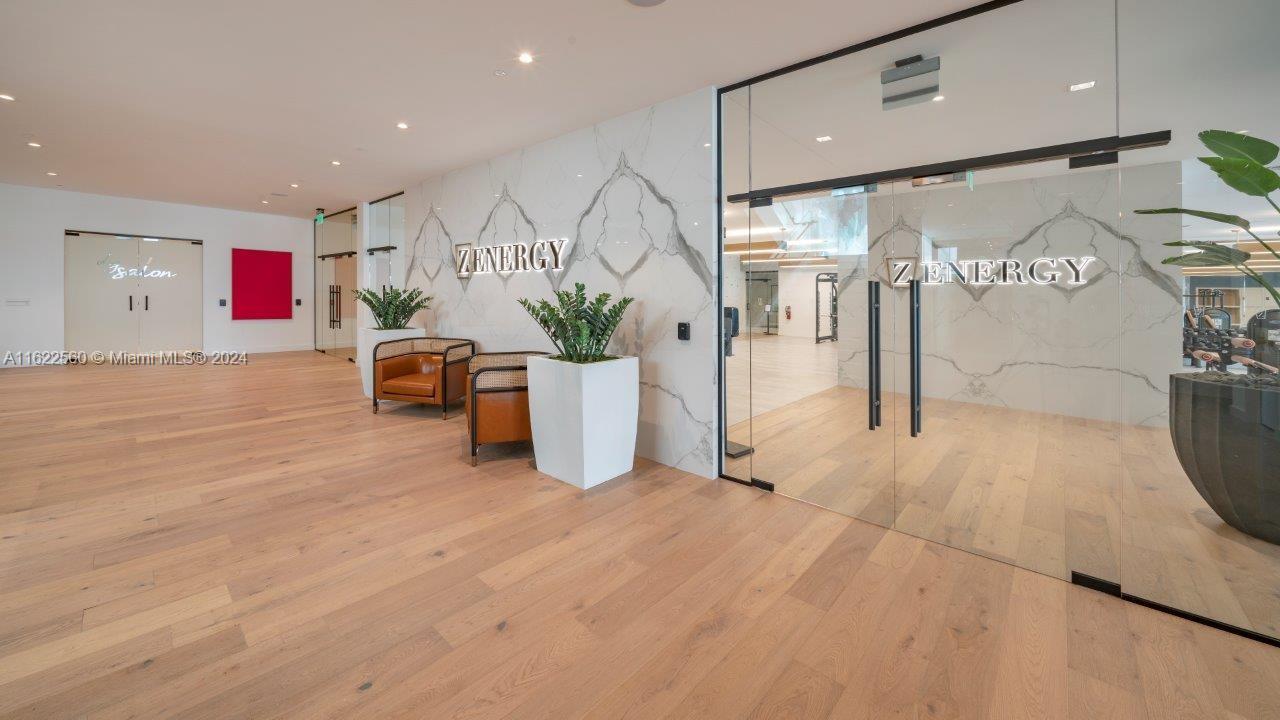 MIAMI WORLDCENTER - Residential Lease