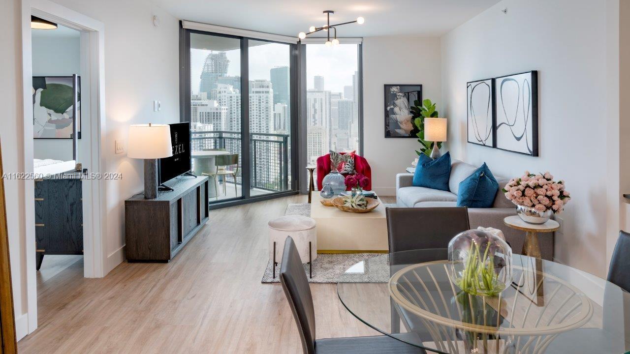 MIAMI WORLDCENTER - Residential Lease