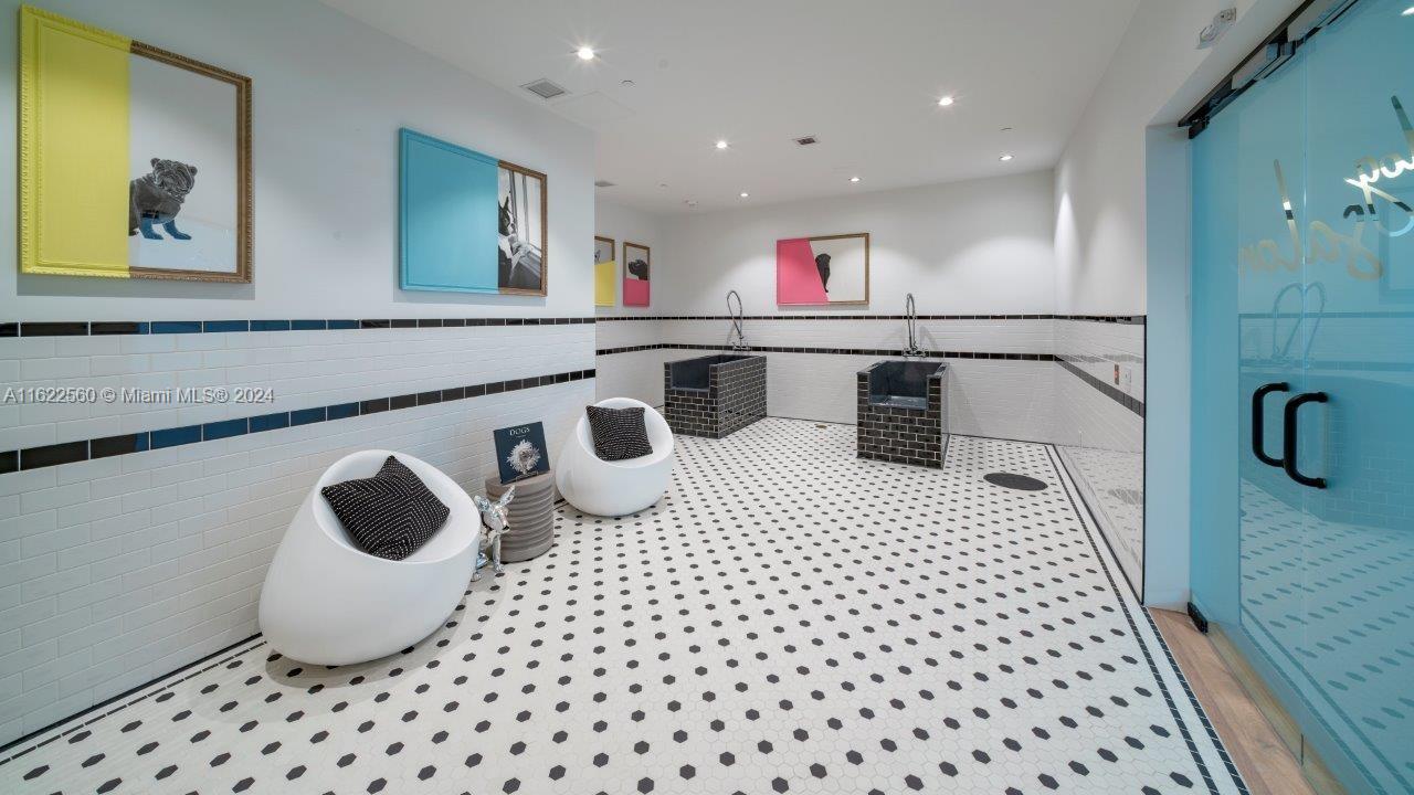 MIAMI WORLDCENTER - Residential Lease