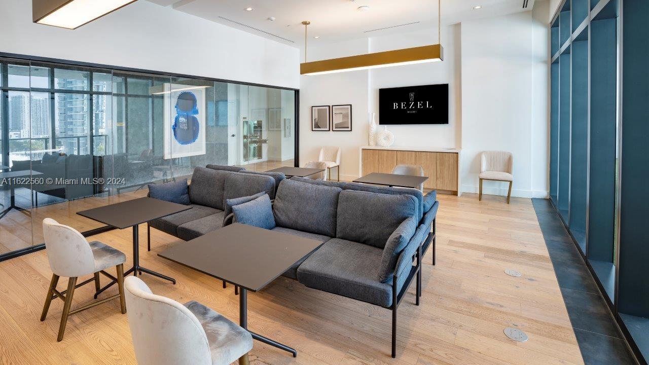 MIAMI WORLDCENTER - Residential Lease