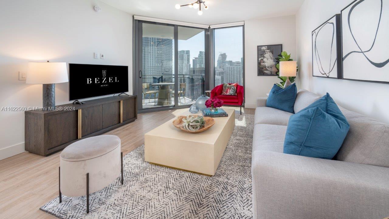 MIAMI WORLDCENTER - Residential Lease