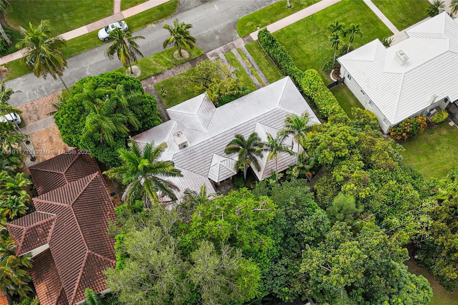 CORAL GABLES COUNTRY CLUB - Land