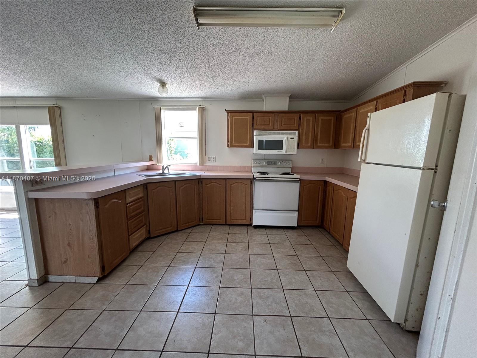 35250 SW 177th Court #166, Homestead, FL, 33034/$219,000 3 35250 SW 177th Court #166