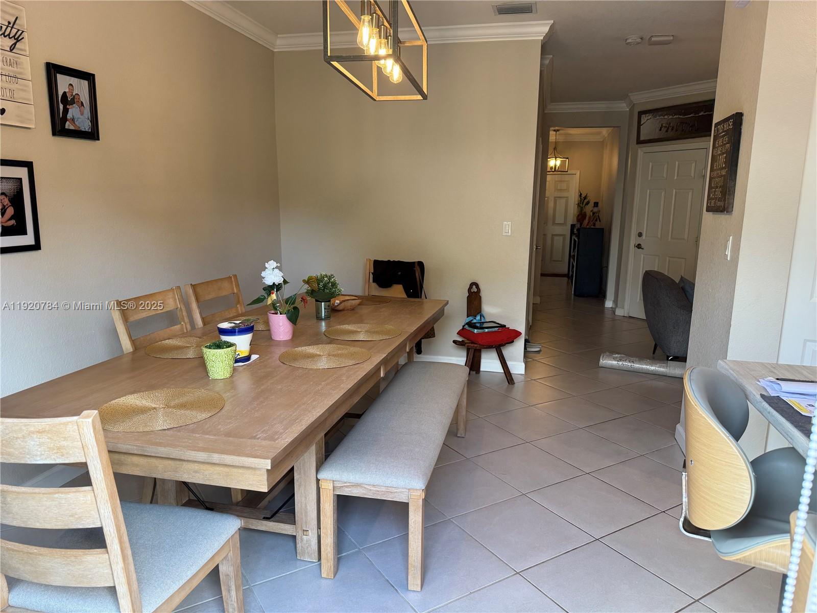 TROTTERS CHASE - Residential