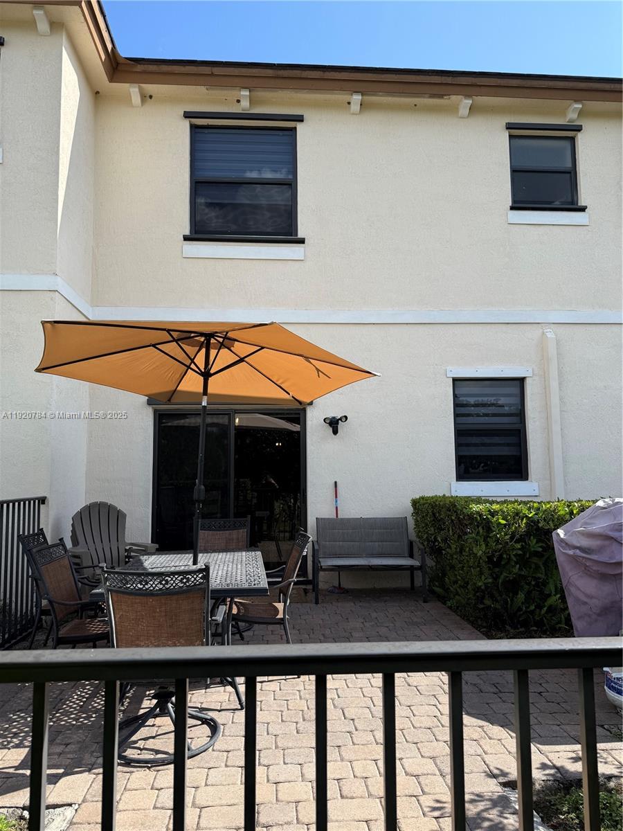 TROTTERS CHASE - Residential