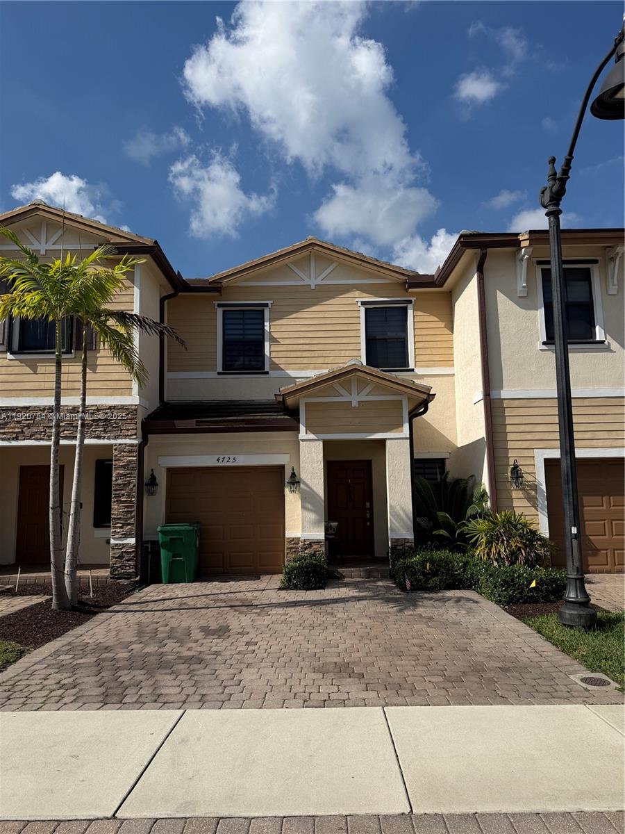 TROTTERS CHASE - Residential