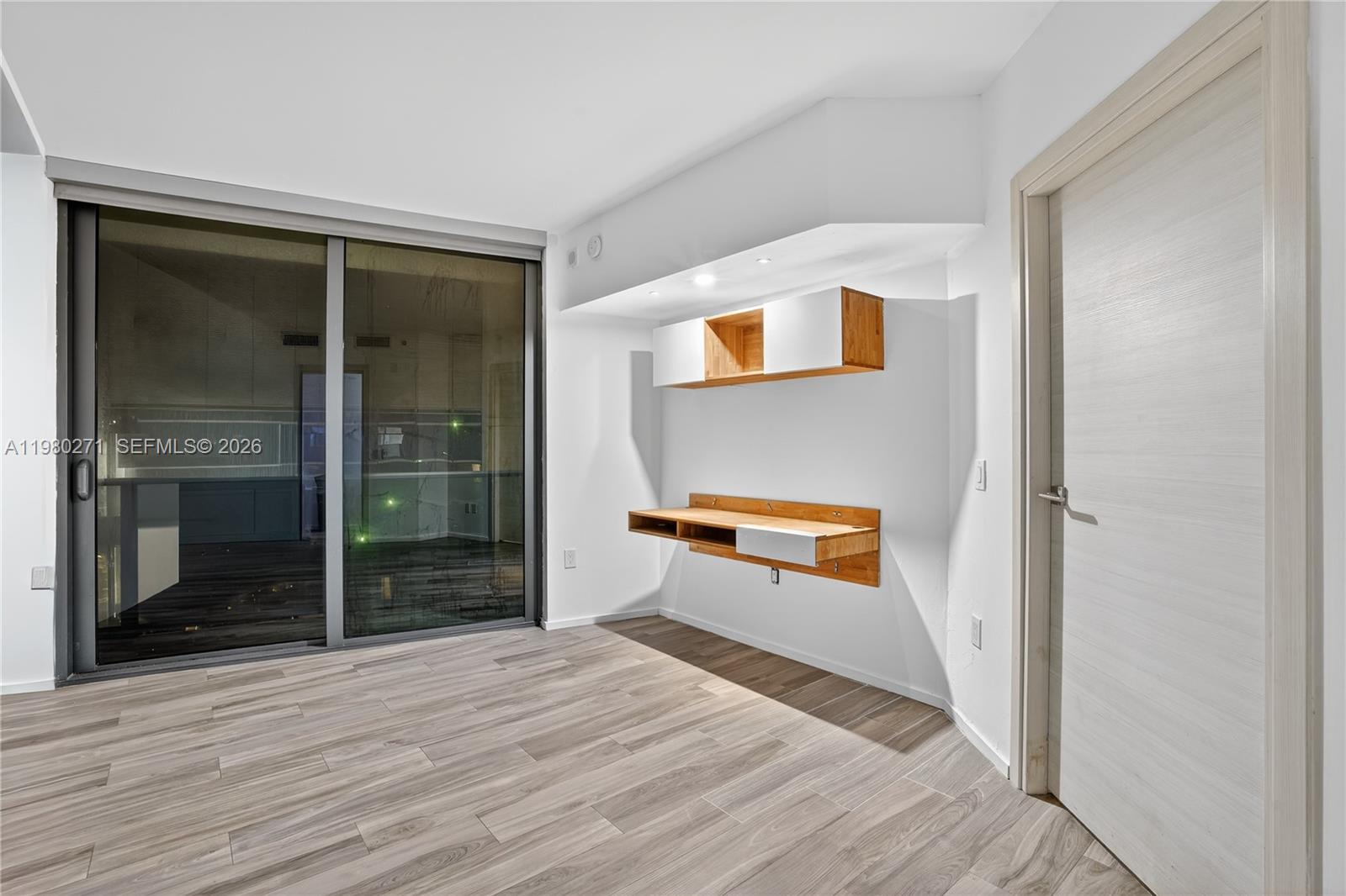 801 SMA RESIDENCES CONDO - Residential