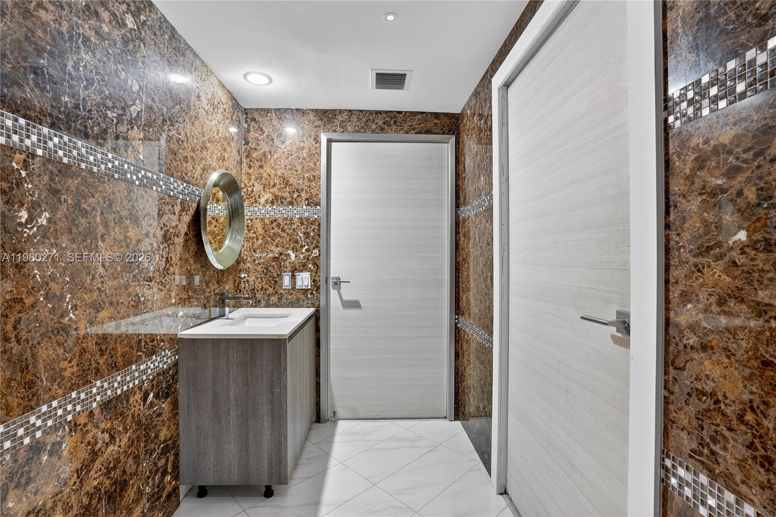 801 SMA RESIDENCES CONDO - Residential