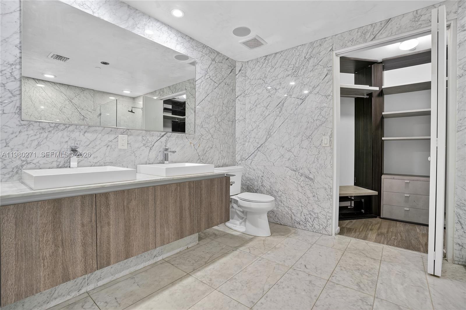 801 SMA RESIDENCES CONDO - Residential