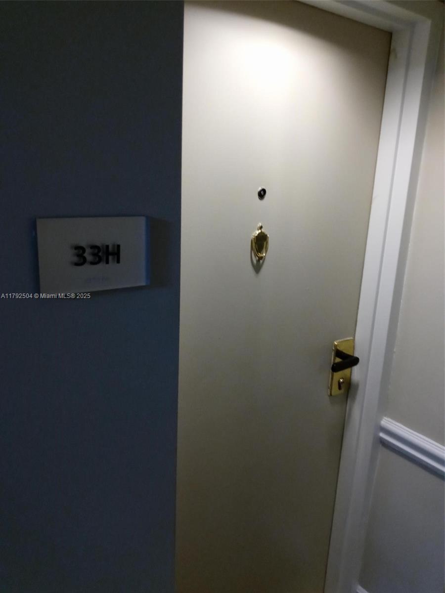 555 NE 15th St 33H