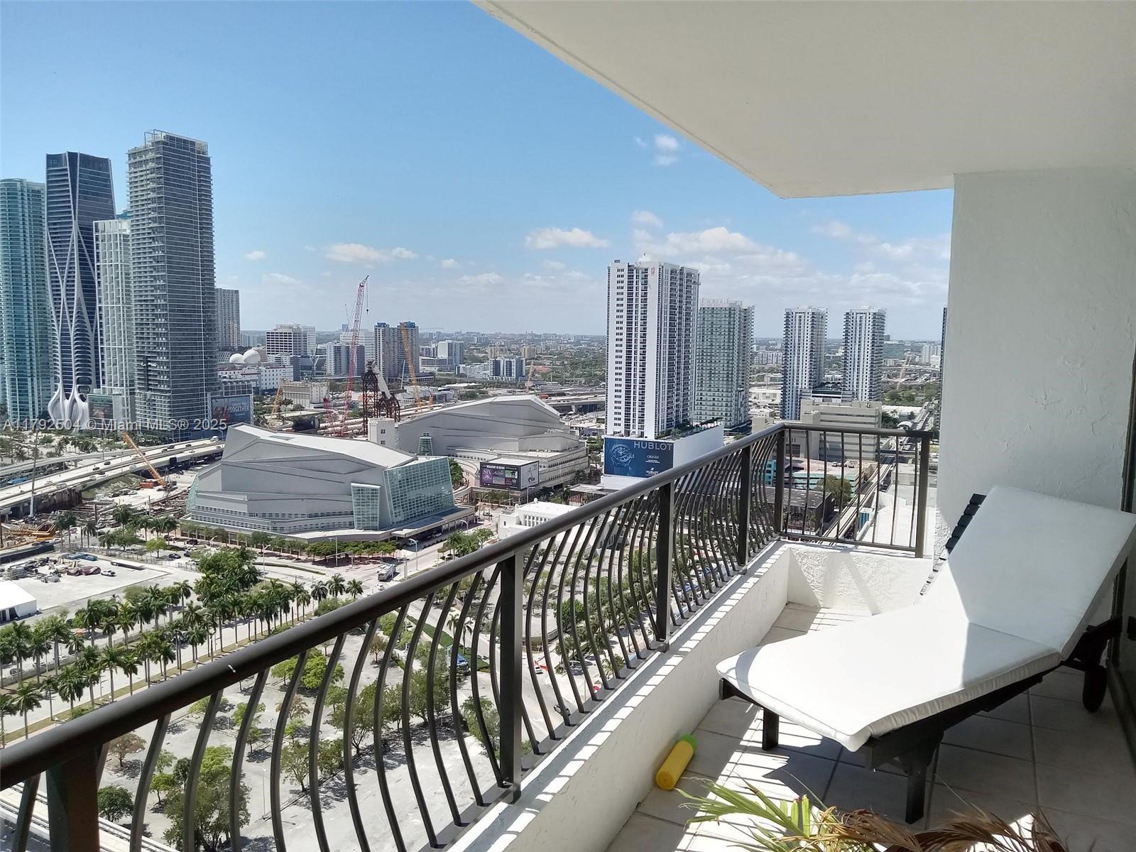 555 NE 15th St 33H