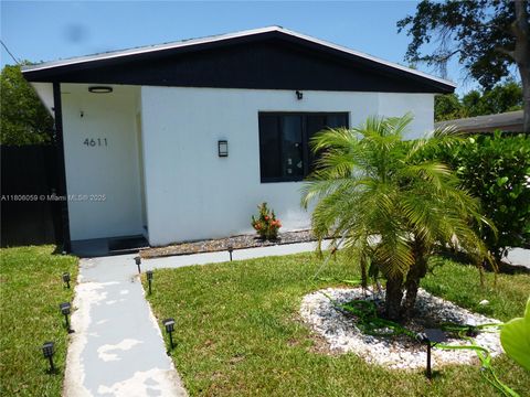4611 SW 19th St 1 West Park FL 33023