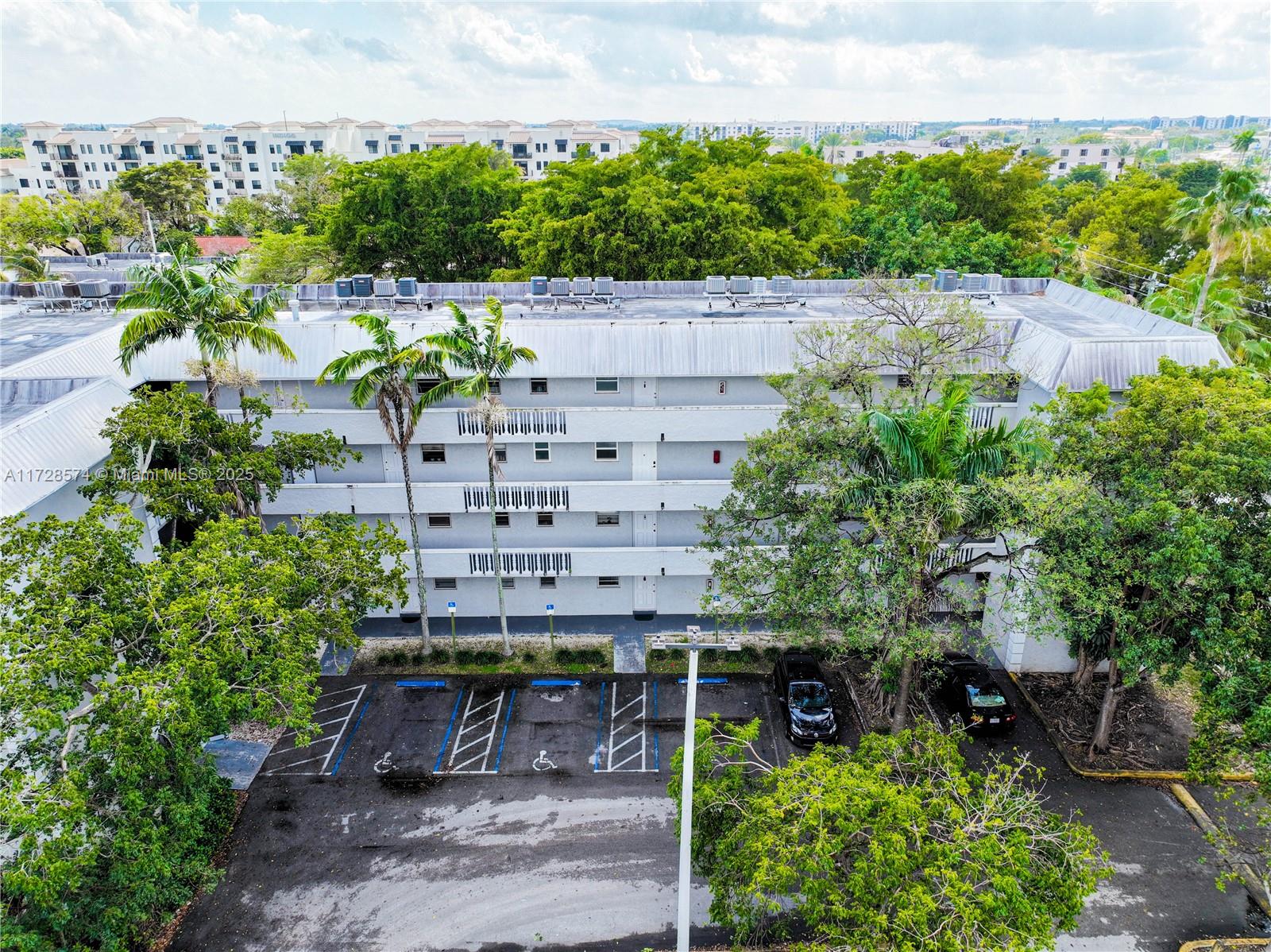Property for Sale at 17255 Sw 95th Ave 161, Palmetto Bay, Miami-Dade County, Florida - Bedrooms: 1 
Bathrooms: 1  - $177,000