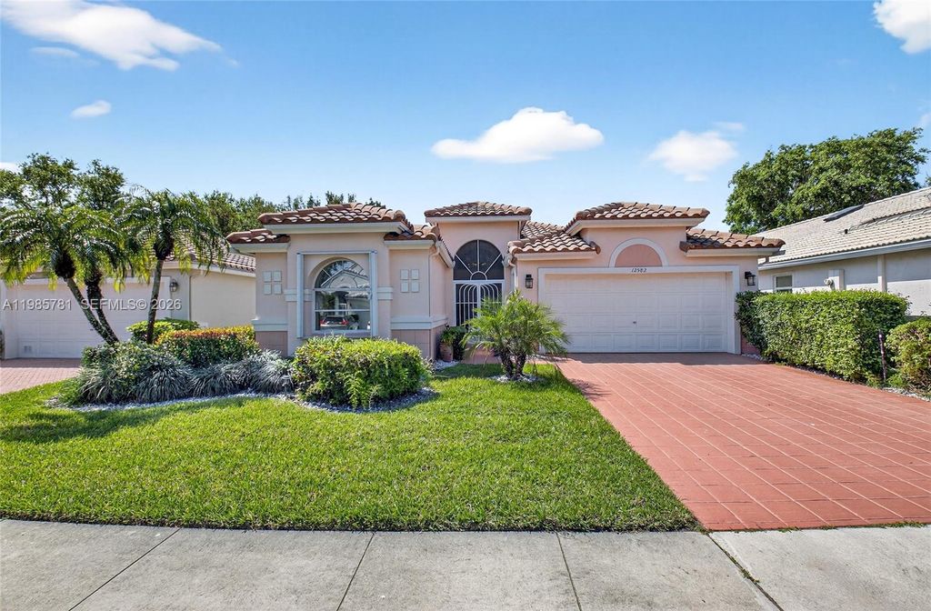 Photo of 12582 N Coral Lakes Dr, Boynton Beach, FL 33437 (MLS # A11985781)
