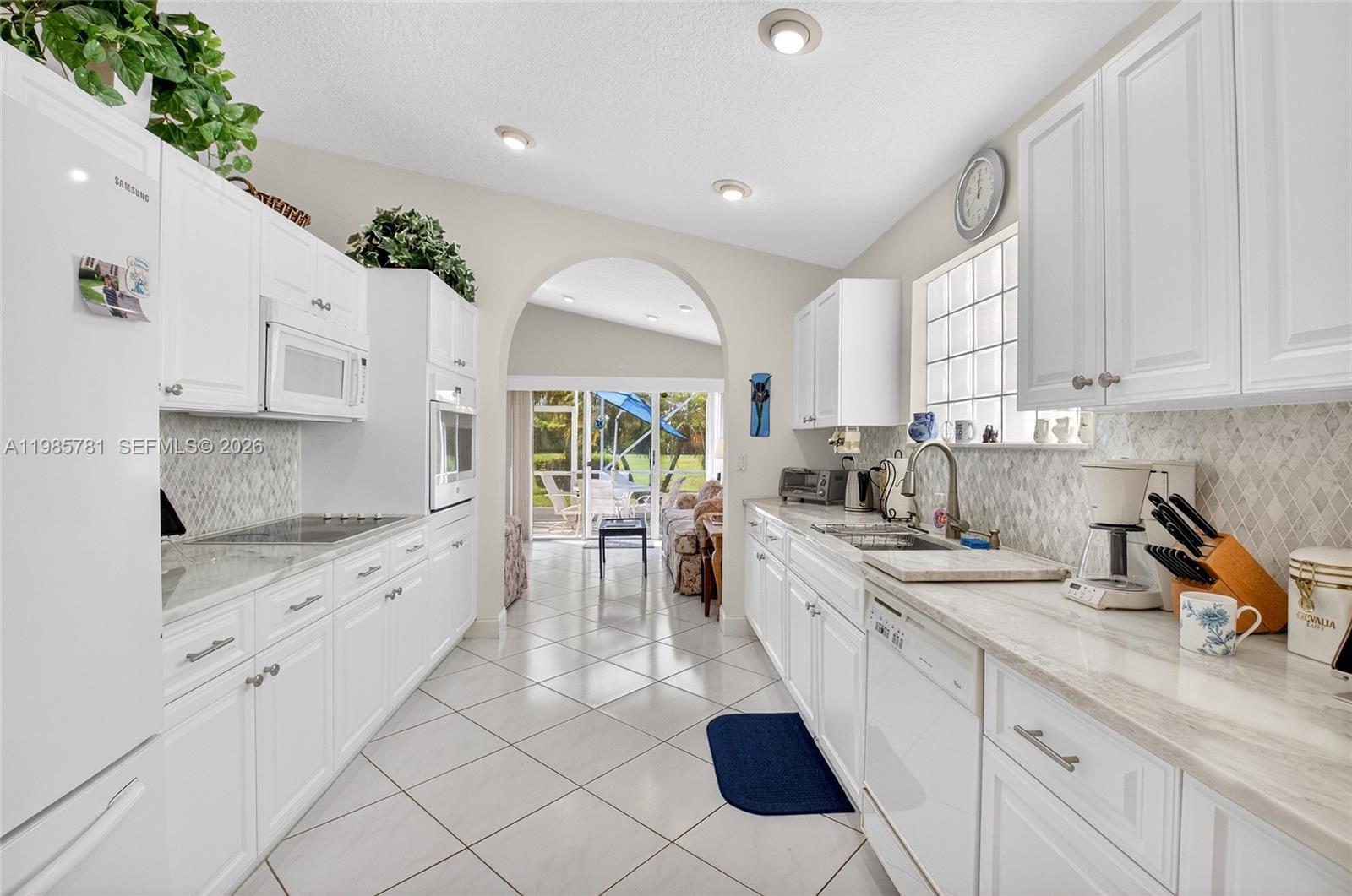 CORAL LAKES IV - Residential