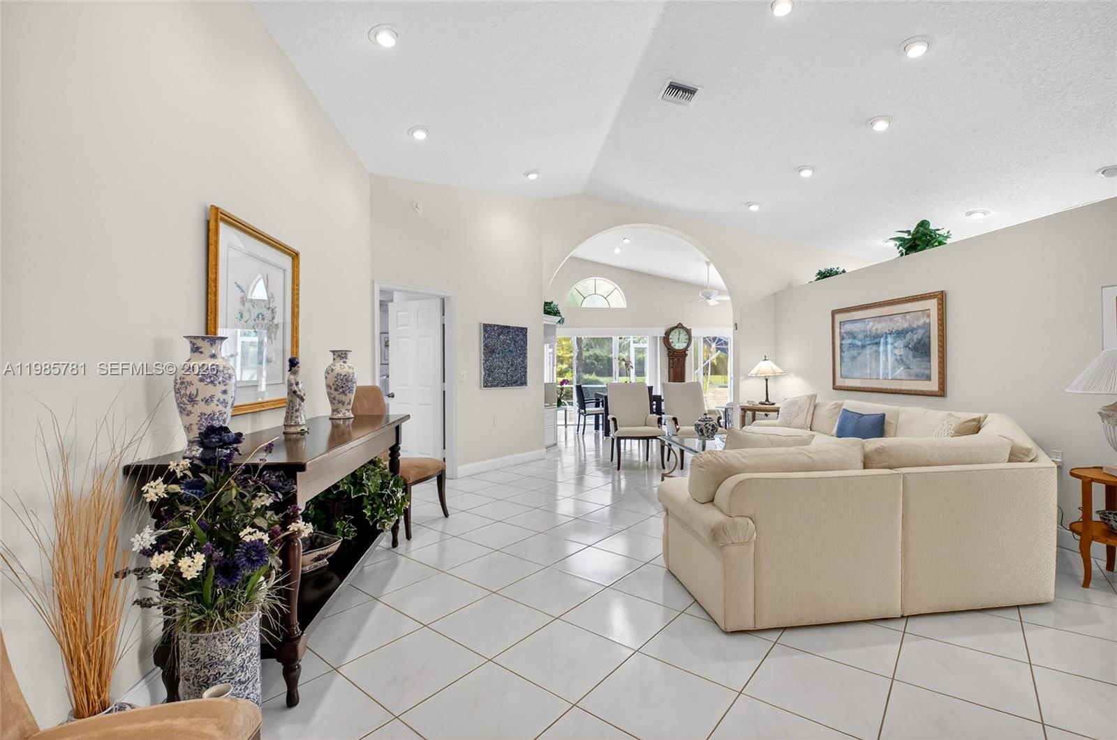 CORAL LAKES IV - Residential