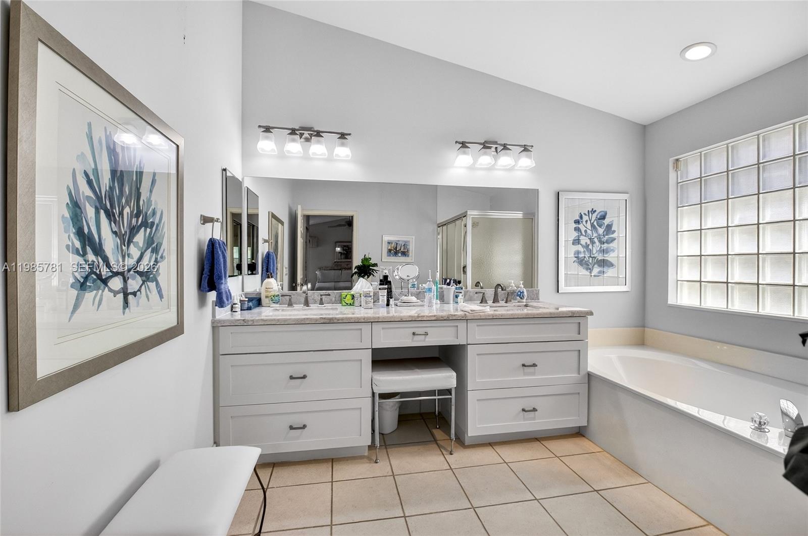 CORAL LAKES IV - Residential