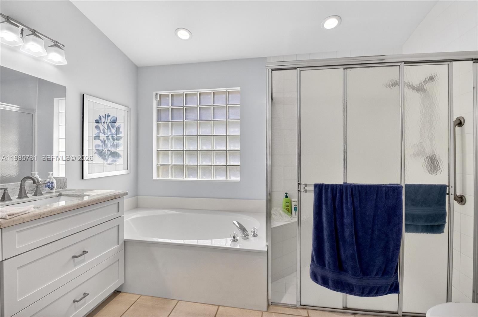 CORAL LAKES IV - Residential