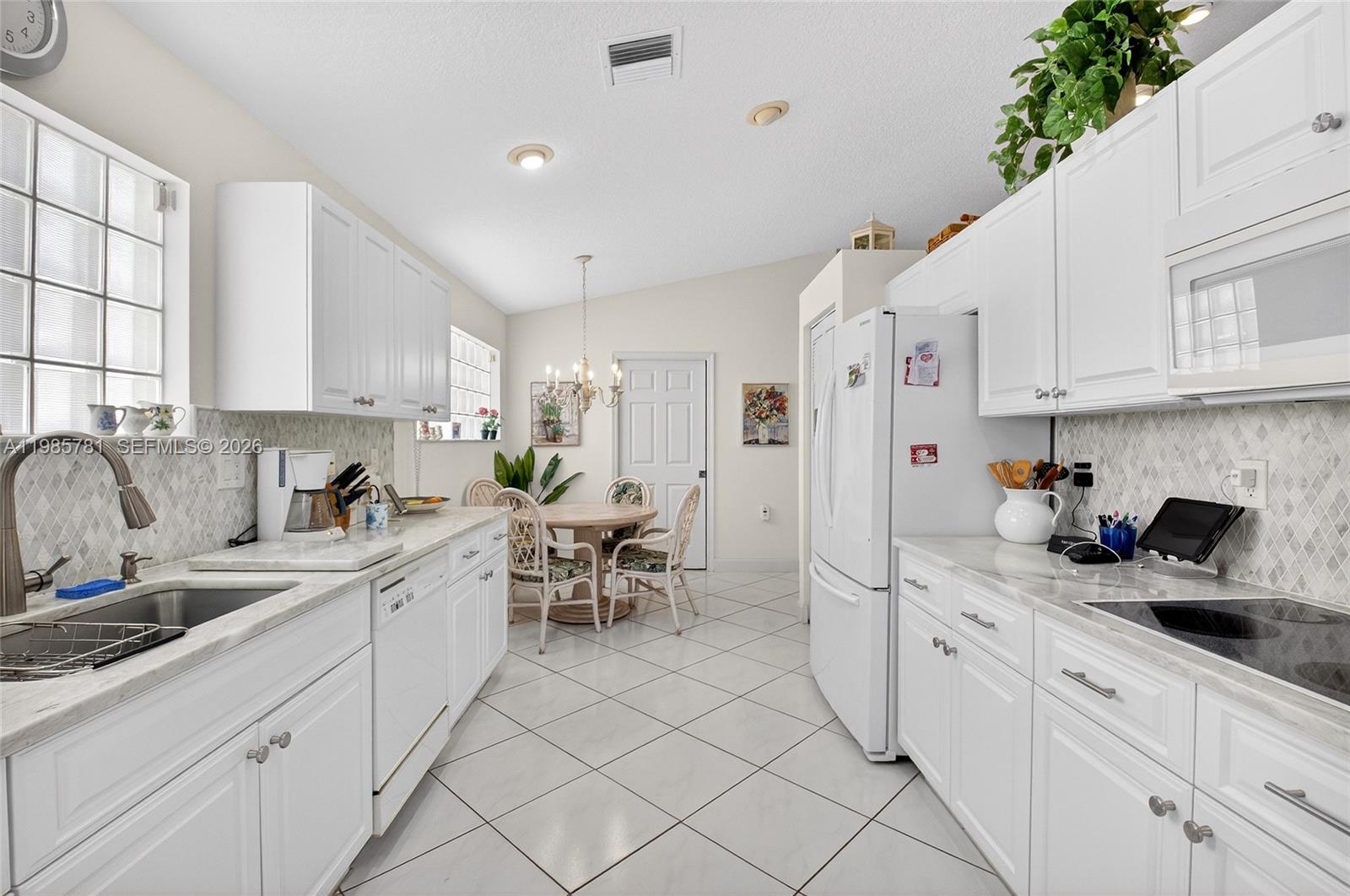 CORAL LAKES IV - Residential