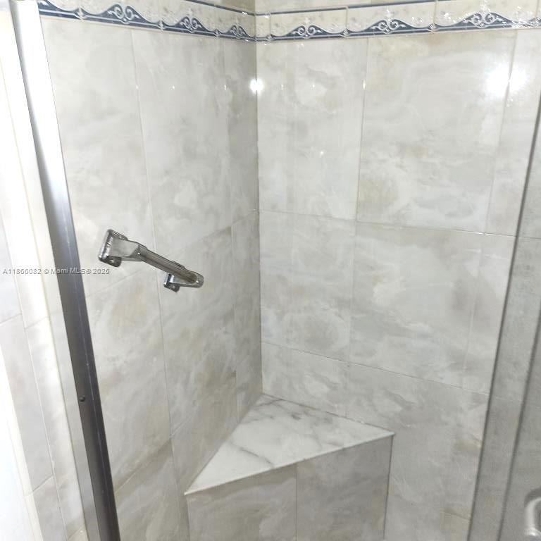 SOUTHAMPTON CONDO - Residential