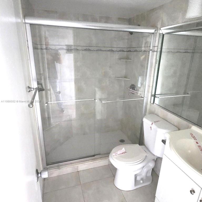 SOUTHAMPTON CONDO - Residential