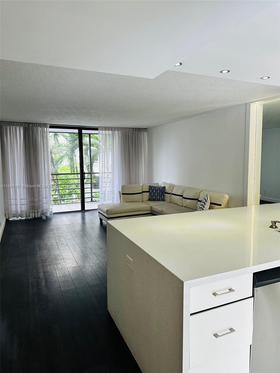 BISCAYA IV CONDO - Residential Lease