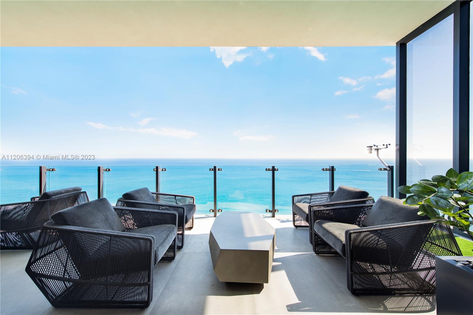 MUSE CONDO - Residential