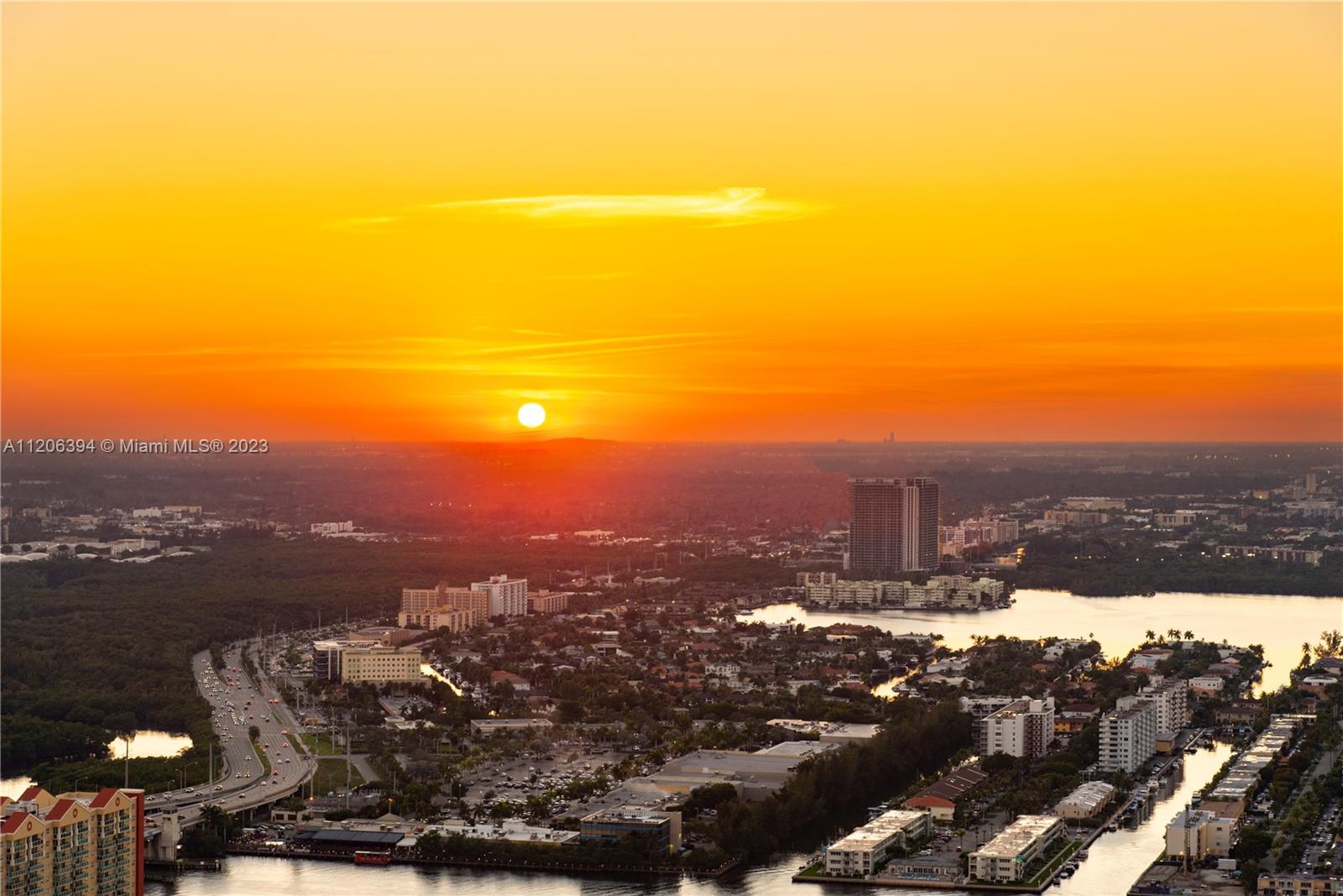 MUSE CONDO - Residential