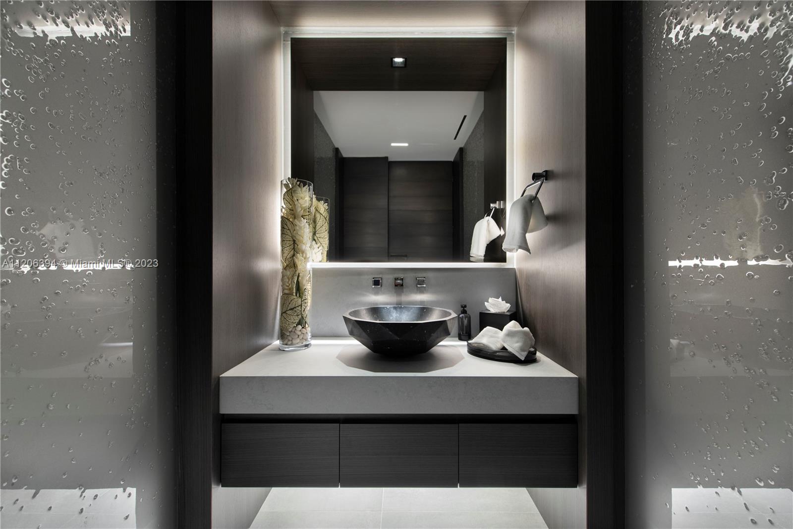 MUSE CONDO - Residential