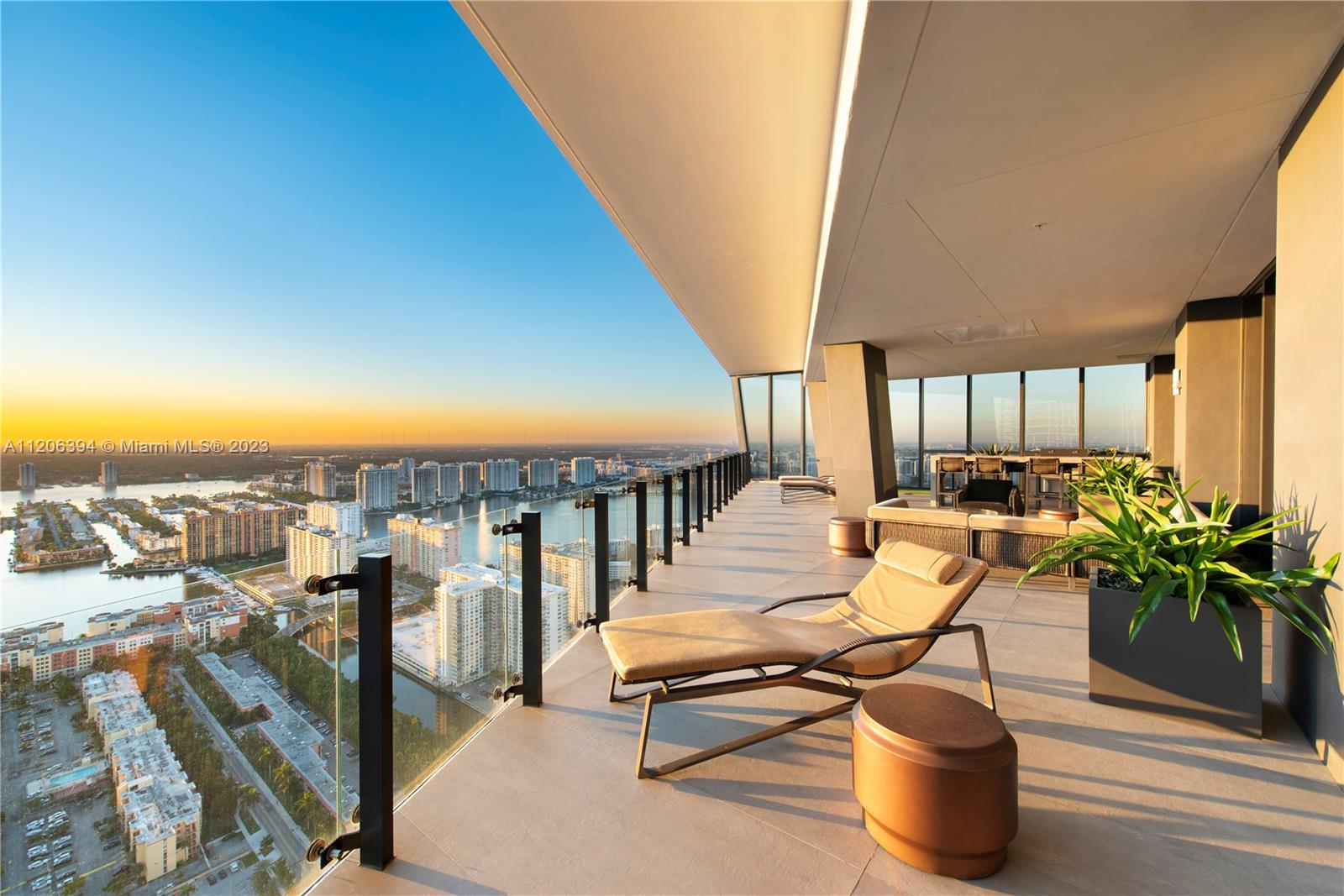 MUSE CONDO - Residential