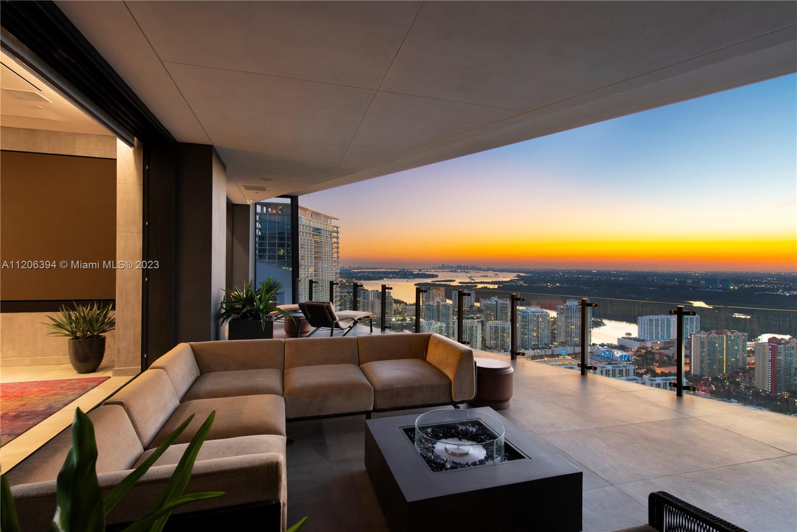 MUSE CONDO - Residential
