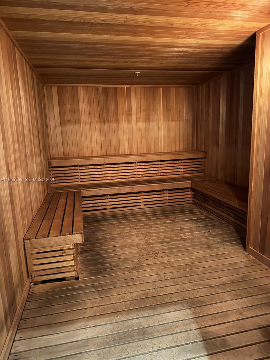 BISCAYNE BEACH CONDO - Residential