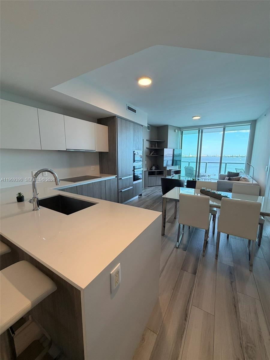 BISCAYNE BEACH CONDO - Residential