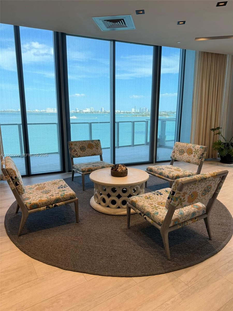 BISCAYNE BEACH CONDO - Residential