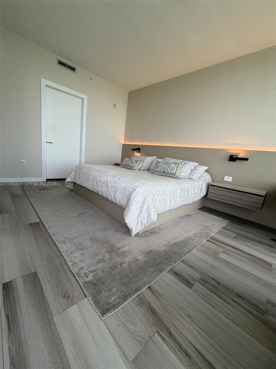 BISCAYNE BEACH CONDO - Residential