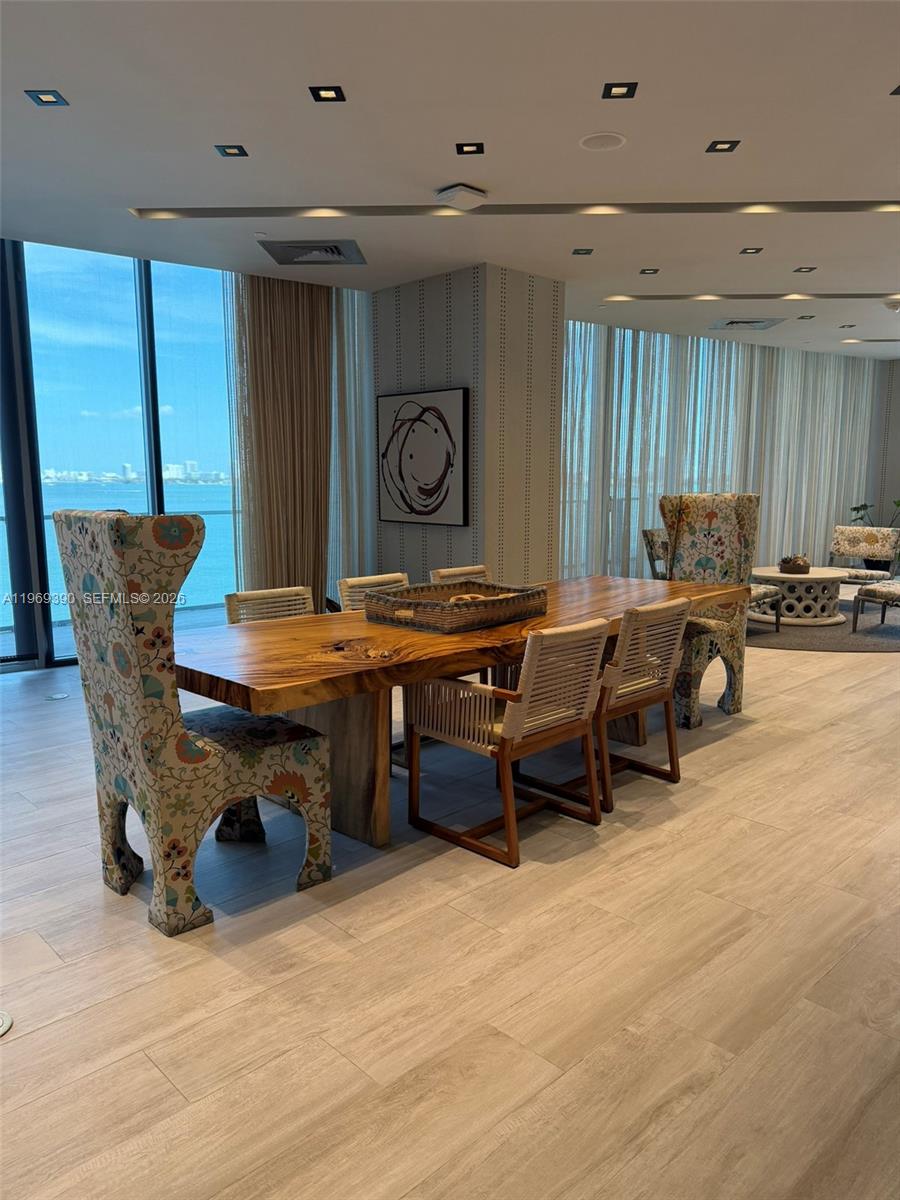 BISCAYNE BEACH CONDO - Residential